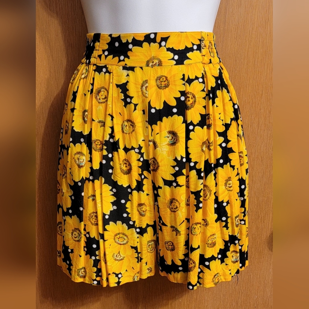 Vintage 90s High Waist Sunflower Polka-dot Shorts